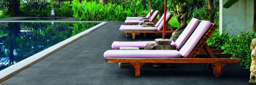 Monbrac_Esterno_Piscina_Fumo
